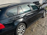 Usata BMW 318 143 CV (105 kW) 2012 Nero Station wagon