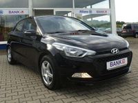 Gebraucht Hyundai i20 Pure 84 PS (61 kW) 2018 Schwarz Kleinwagen