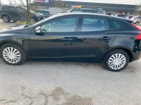 Gebraucht Volvo V40 114 PS (83 kW) 2013 Schwarz Limousine