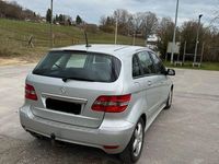 Gebraucht Mercedes B180 109 PS (80 kW) 2010 Silber Van / Kleinbus