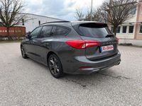 Używany Ford Focus ST-Line 120 KM (88 kW) 2019 Szary Sedan/Limuzyna