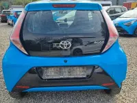 Second-hand Toyota Aygo X-play 69 CP (50 kW) 2017 Albastru Hatchback