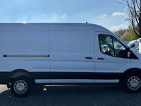 Gebraucht Ford Transit Trend 131 PS (96 kW) 2022 Weiß Van / Kleinbus