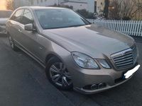 Gebraucht Mercedes E220 170 PS (125 kW) 2009 Gold Limousine