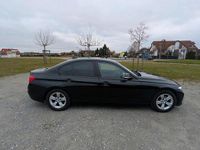 Gebraucht BMW 320 163 PS (119 kW) 2012 Schwarz Limousine
