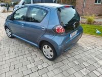 Gebraucht Toyota Aygo 68 PS (50 kW) 2010 Blau Kleinwagen