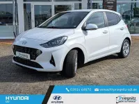 Gebraucht Hyundai i10 Edition 30 67 PS (49 kW) 2021 Weiß Kleinwagen