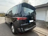Gebraucht VW Multivan Life 150 PS (110 kW) 2023 Schwarz Van / Kleinbus