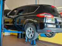 Gebraucht Ford S-MAX 140 PS (102 kW) 2014 Schwarz Van / Kleinbus