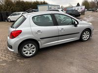 Gebraucht Peugeot 207 95 PS (69 kW) 2008 Silber Limousine