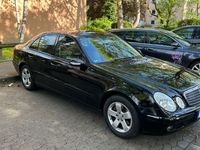 Gebraucht Mercedes E200 Classic 122 PS (89 kW) 2006 Schwarz Limousine
