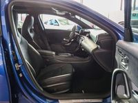 Gebraucht Mercedes E250 AMG 163 PS (119 kW) 2024 Blau / spektralblau (metallic) Coupé