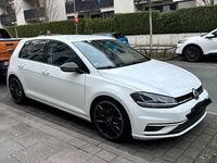 Gebraucht VW Golf VII Highline 150 PS (110 kW) 2019 Weiß Limousine