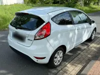 Gebraucht Ford Fiesta 75 PS (55 kW) 2014 Weiß Kleinwagen