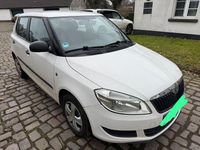 Gebraucht Skoda Fabia Cool Edition 60 PS (44 kW) 2012 Weiß Kleinwagen