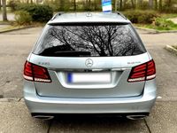 Gebraucht Mercedes E220 170 PS (125 kW) 2016 Grau Kombi
