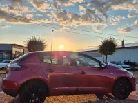 Gebraucht Renault Mégane III LIMITED 110 PS (80 kW) 2015 Rot Limousine