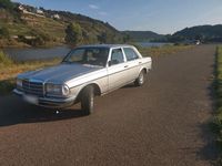 Brugt Mercedes E280 177 HK (130 kW) 1978 Sølv Sedan