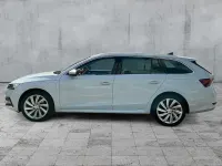 Gebraucht Skoda Octavia Style 204 PS (150 kW) 2022 Moonweiss metallic Kombi