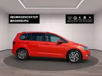 Gebraucht VW Touran 116 PS (85 kW) 2017 Orange Van / Kleinbus
