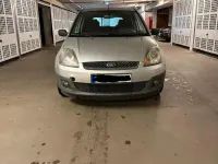 Usata Ford Fiesta 70 CV (51 kW) 2006 Argento Utilitaria