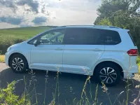 Gebraucht VW Touran 150 PS (110 kW) 2021 Weiß Van / Kleinbus