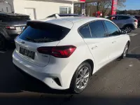 Gebraucht Ford Focus Titanium 125 PS (91 kW) 2023 Weiß Limousine