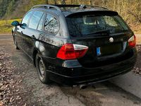 Gebraucht BMW 320 163 PS (119 kW) 2006 Schwarz Kombi