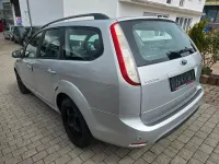 Gebraucht Ford Focus 109 PS (80 kW) 2011 Silber Limousine