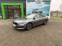 Neu Skoda Superb 193 PS (141 kW) 2026 Graphitegrau metallic Kombi