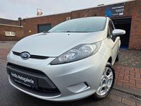 Gebraucht Ford Fiesta 60 PS (44 kW) 2009 Silber Kleinwagen