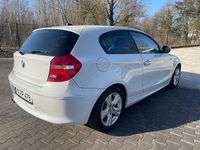 Gebraucht BMW 116 Advantage 122 PS (89 kW) 2010 Weiß Kleinwagen