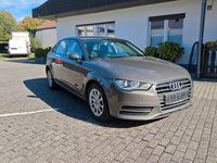 Gebraucht Audi A3 Attraction 105 PS (77 kW) 2013 Grau Limousine