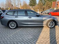 Gebraucht BMW 320 Advantage 190 PS (139 kW) 2023 Silber Kombi