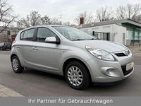 Gebraucht Hyundai i20 Classic 86 PS (63 kW) 2012 Silber Kleinwagen
