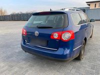 Gebraucht VW Passat 122 PS (89 kW) 2009 Blau Kombi