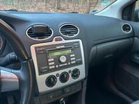 Gebraucht Ford Focus 90 PS (66 kW) 2006 Grau Coupé