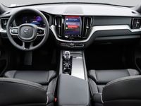 Gebraucht Volvo XC60 Plus 197 PS (144 kW) 2023 Denim blue / metallic SUV