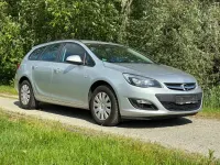 Gebraucht Opel Astra 110 PS (80 kW) 2015 Argonsilber/sovereign/switchbl Kombi