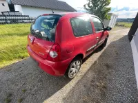 Gebraucht Renault Clio Campus 58 PS (42 kW) 2011 Rot Kleinwagen
