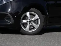 Gebraucht Mercedes V220 163 PS (119 kW) 2025 Schwarz Van / Kleinbus