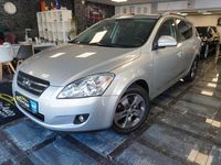 Gebraucht Kia Ceed 109 PS (80 kW) 2007 Silber Kleinwagen