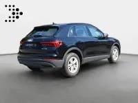 Gebraucht Audi Q3 Basis 150 PS (110 kW) 2023 Mythosschwarz metallic SUV