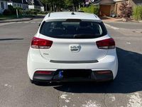 Gebraucht Kia Rio Vision 101 PS (74 kW) 2022 Weiß Limousine