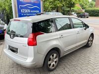 Gebraucht Peugeot 5008 Active 120 PS (88 kW) 2013 Grau Van / Kleinbus