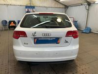 Gebraucht Audi A3 Attraction 102 PS (75 kW) 2012 Weiß Limousine