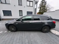 Gebraucht Opel Astra 140 PS (102 kW) 2012 Grau Kombi