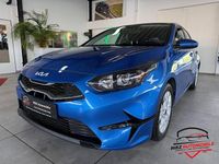 Second-hand Kia Ceed 101 CP (74 kW) 2024 Albastru Hatchback