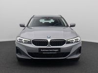 Gebraucht BMW 330e Sport Line 292 PS (214 kW) 2022 Shyscraper grauc4w Kombi