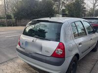 Gebraucht Renault Clio II 75 PS (55 kW) 2003 Silber Kleinwagen